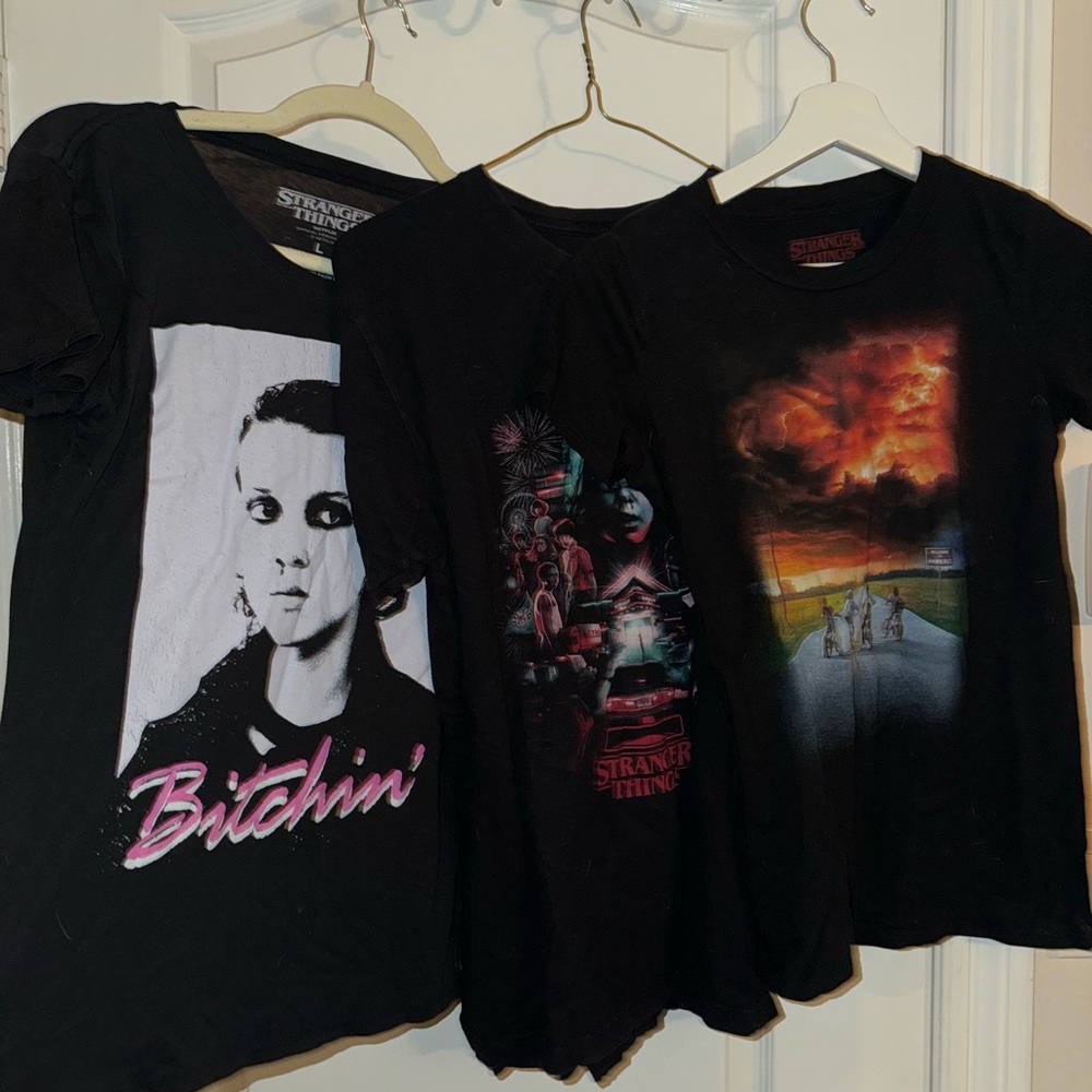 Stranger Things 3 T-Shirt Bundle: Small Medium and Large - Picture 3 of 8